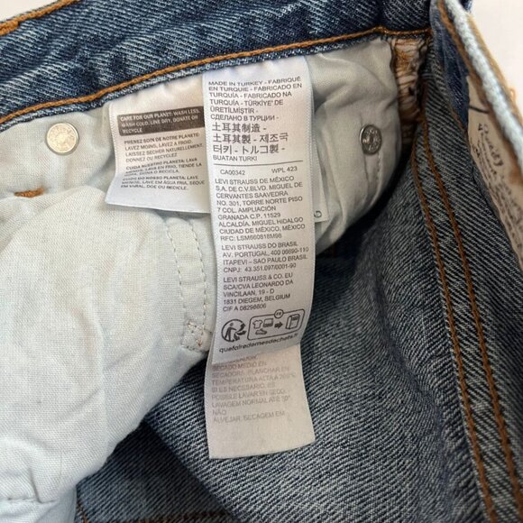 LEVI'S 501 90" STRAIGHT LEG HIGH RISE DENIM JEANS IN MEDIUM WASH - 28 - Picture 8 of 10